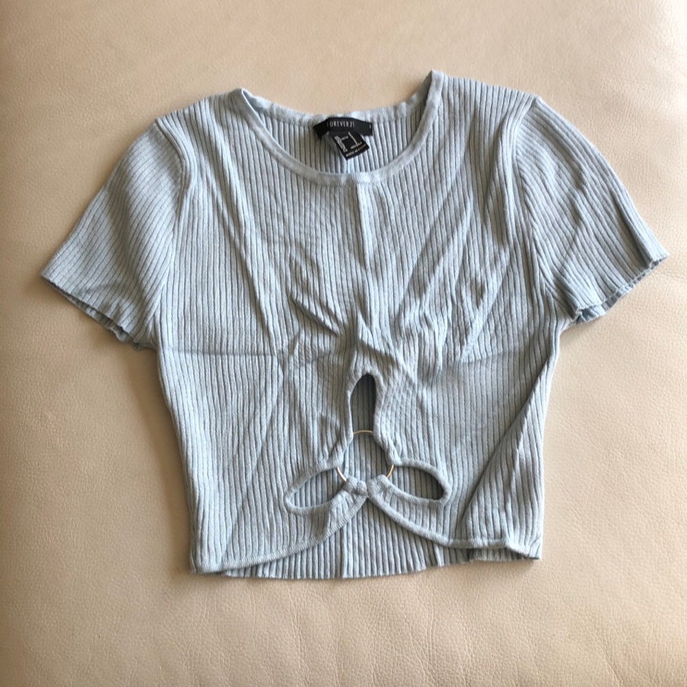 Forever 21 light green/blue ribbed crop top with front ring
